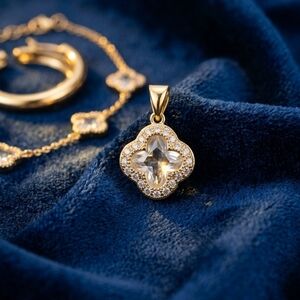 Gold Clover Crystal Pendant Necklace in Gold